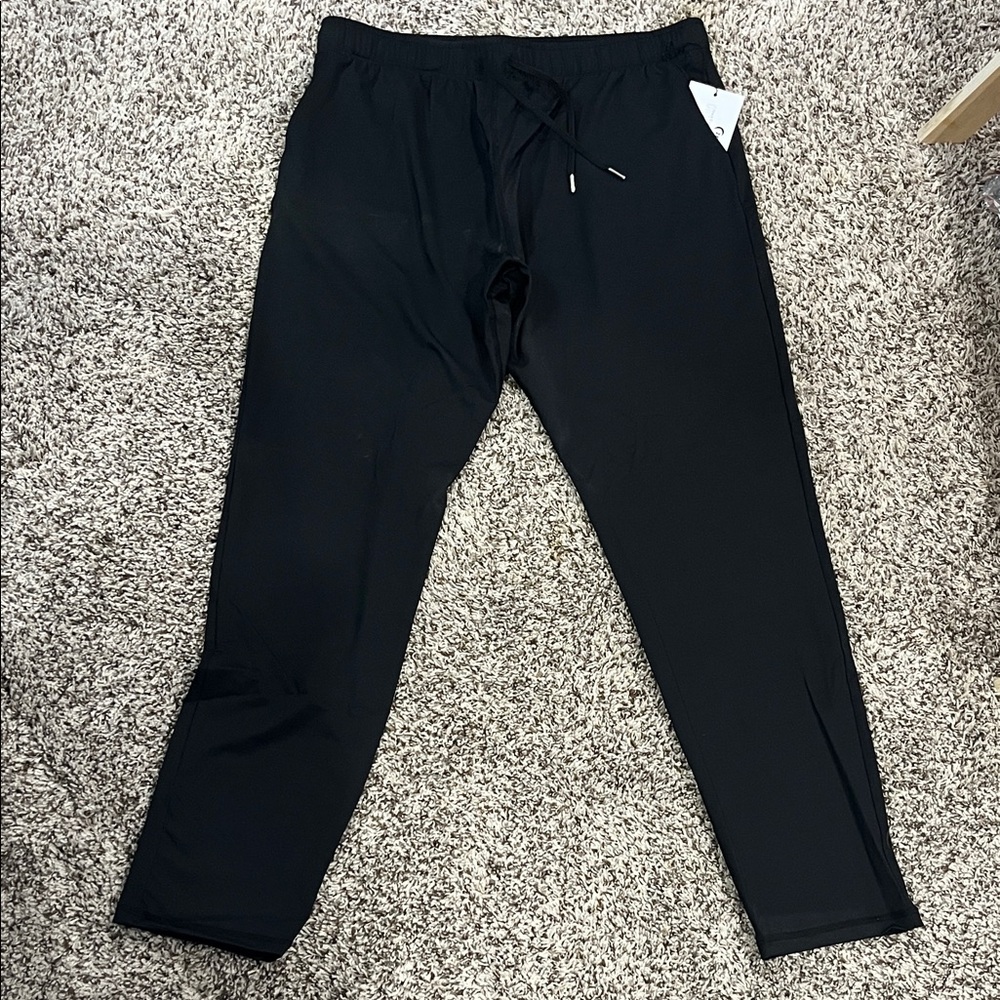 Zyia Women’s Black Everywhere Pants